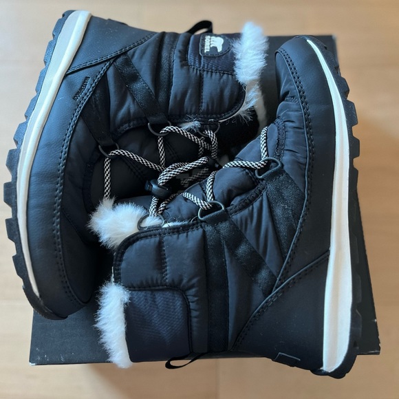 Sorel Youth Whitney Short Lace Boots Size 6 - Picture 8 of 12